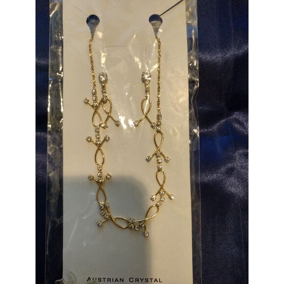 Gold Tone Crystal Bowknot Loop Necklace Earrings Jewelry Set - Picture 3 of 4